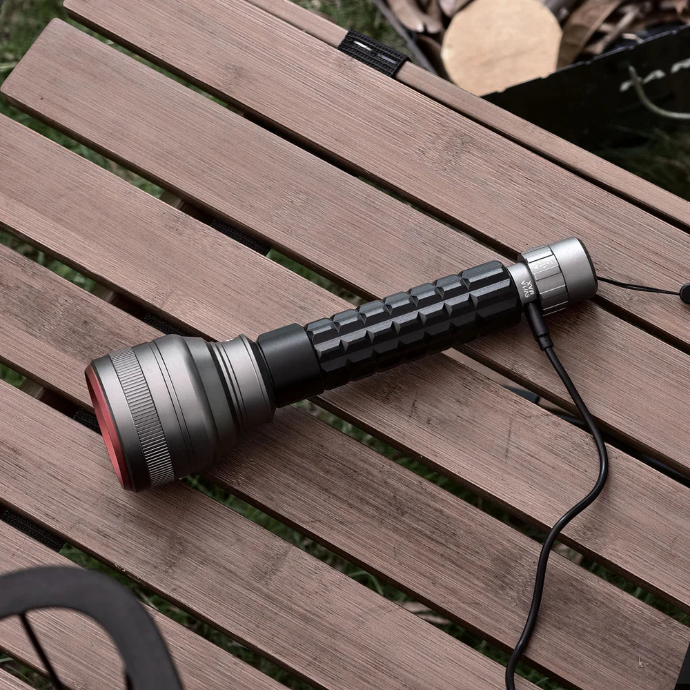 SwissTech Toll – 1000lm Genopladelig Lommelygte