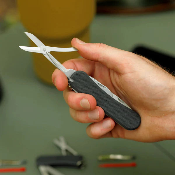 SwissTech Helfen 12-in-1 Multitool – 12-i-1 Alsidigt Multitool