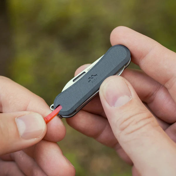 SwissTech Listig 7‑in‑1 Multitool – 7-i-1 Kompakt Multitool